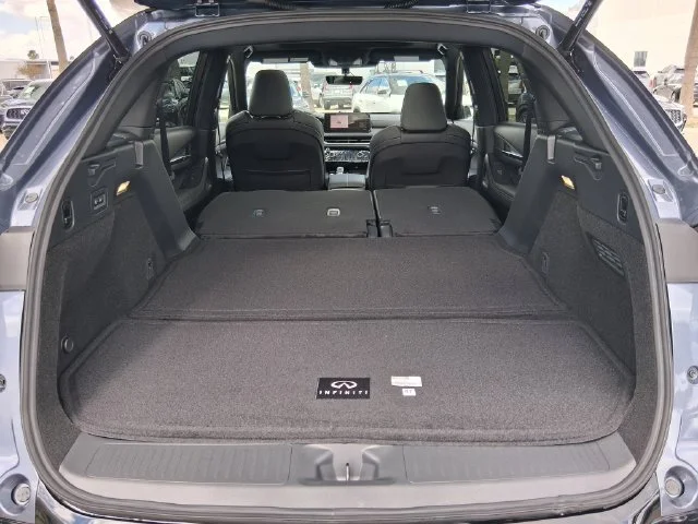 New 2027 MOONBOW BLUE INFINITI Luxe AWD image 6