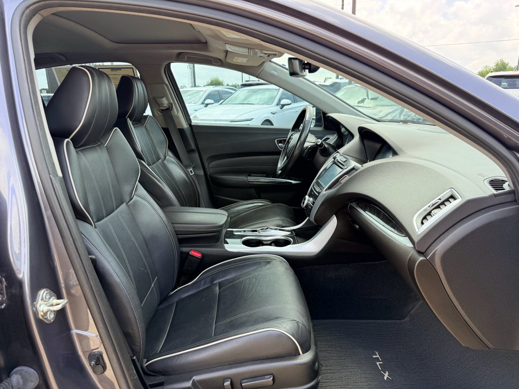 Used 2018 Crystal Black Pearl Acura w/Advance Pkg image 12