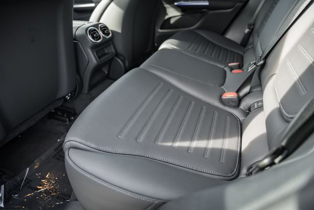 New 2027 Black Mercedes-Benz GLC 300 Coupe image 31