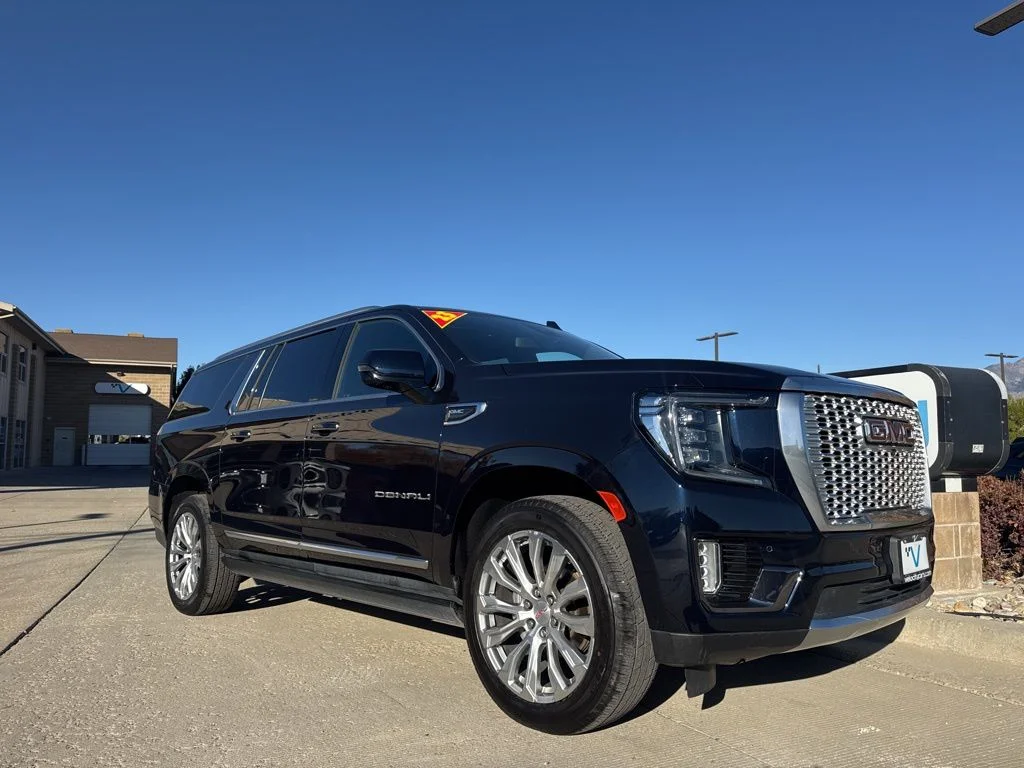 Used 2023 Blue GMC Denali image 9