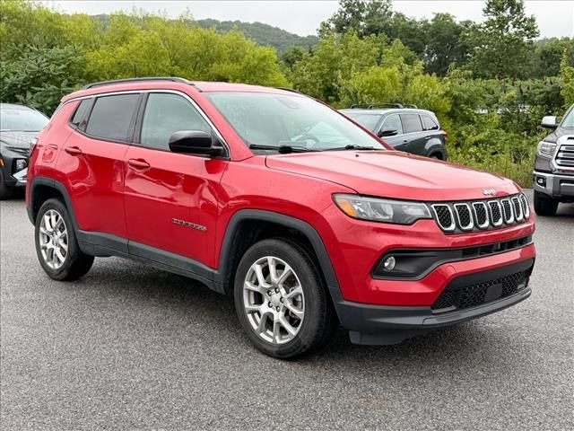 Used 2023 Red Jeep Latitude Lux image 19