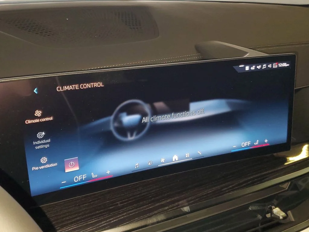 New 2026 Alpine White BMW sDrive40i image 21