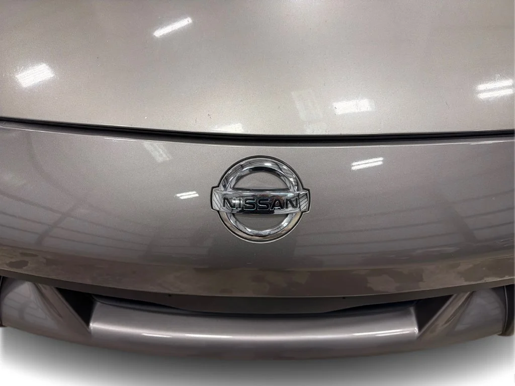 Used 2009 Gray Nissan Touring image 30