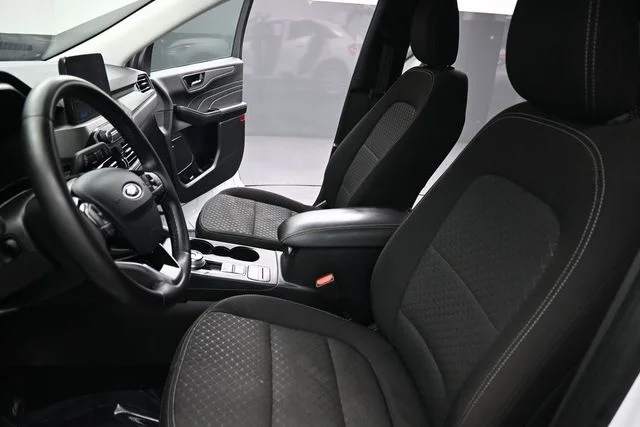Used 2023 White Ford Active image 18