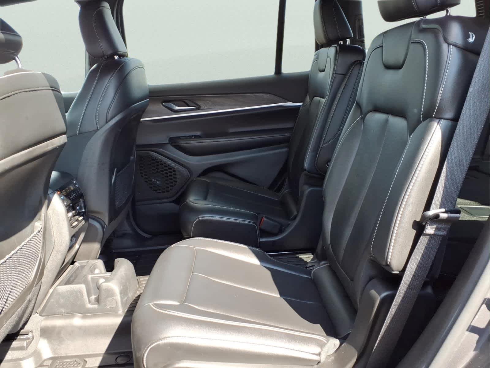 Used 2024 Baltic Gray Metallic Clearcoat Jeep Limited image 29
