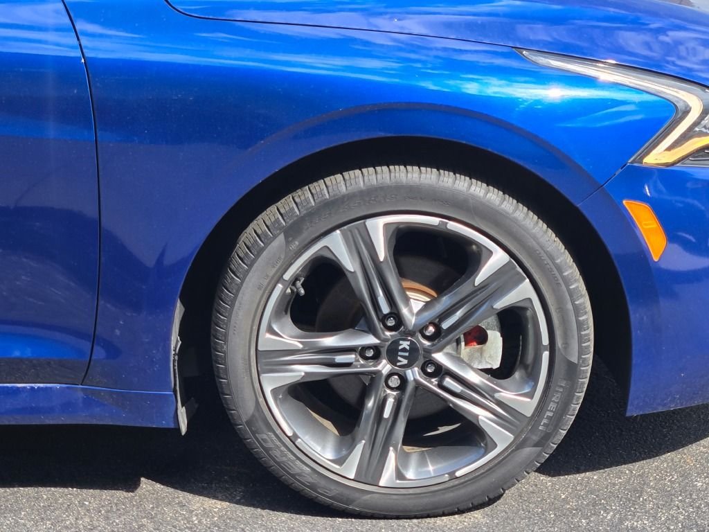 Used 2021 Sapphire Blue Kia EX image 4