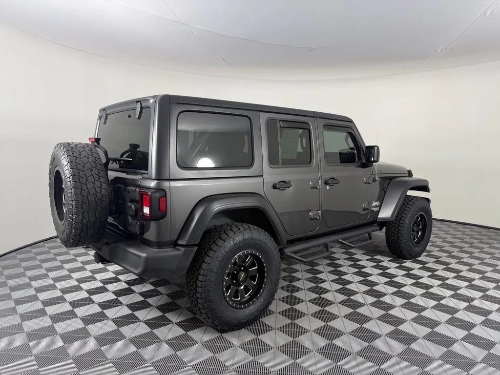 Used 2018 Gray Jeep Unlimited Sport S image 8