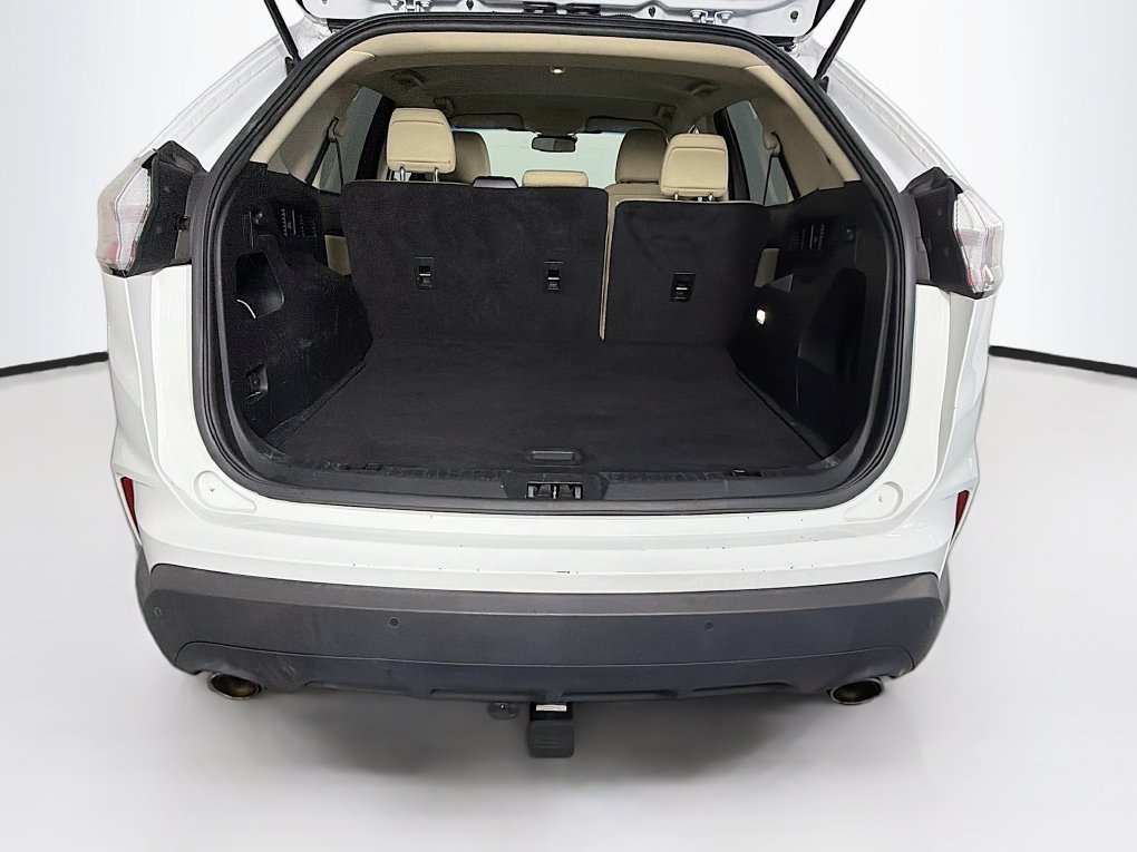 Used 2020 White Ford SE image 24