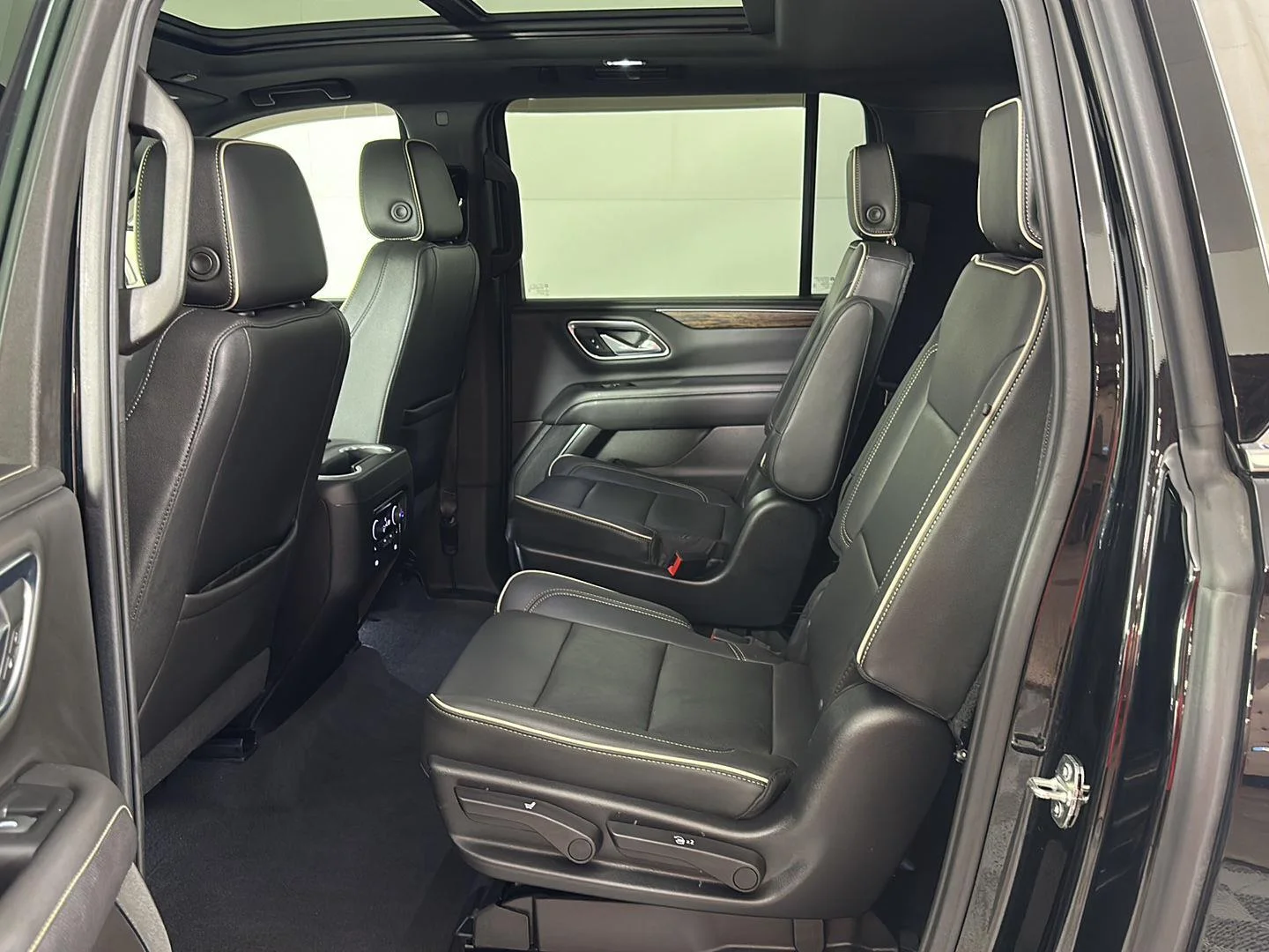 Used 2021 Black Chevrolet Premier image 10