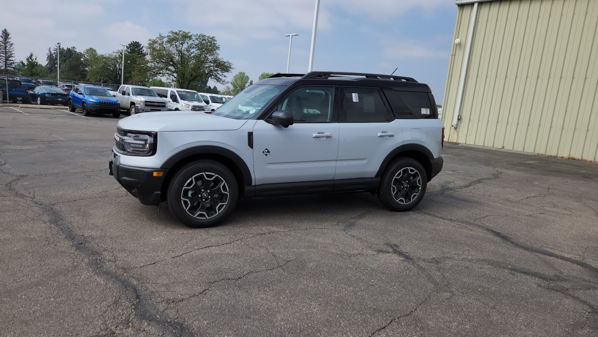 New 2026 Space White Metallic Ford Outer Banks image 3