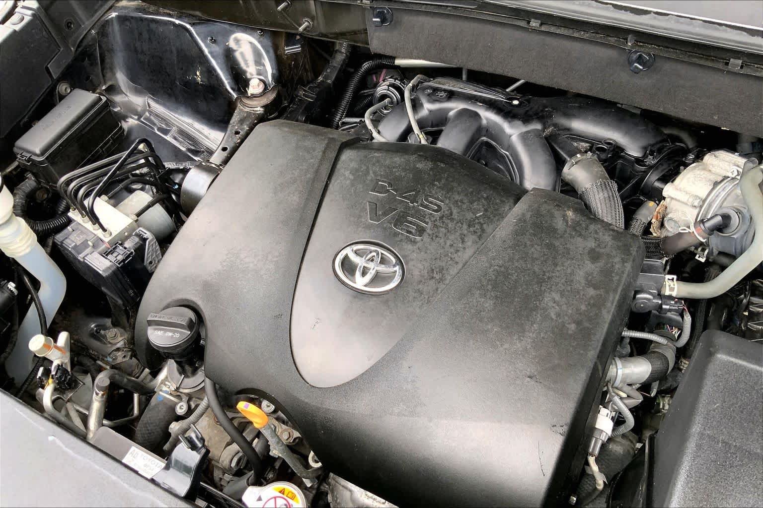 Used 2019 Midnight Black Metallic Toyota LE image 33