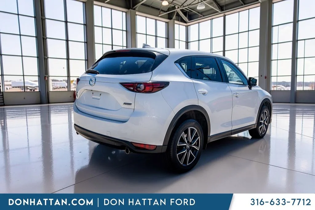 Used 2017 Snowflake White Pearl Metallic Mazda Grand Touring image 34