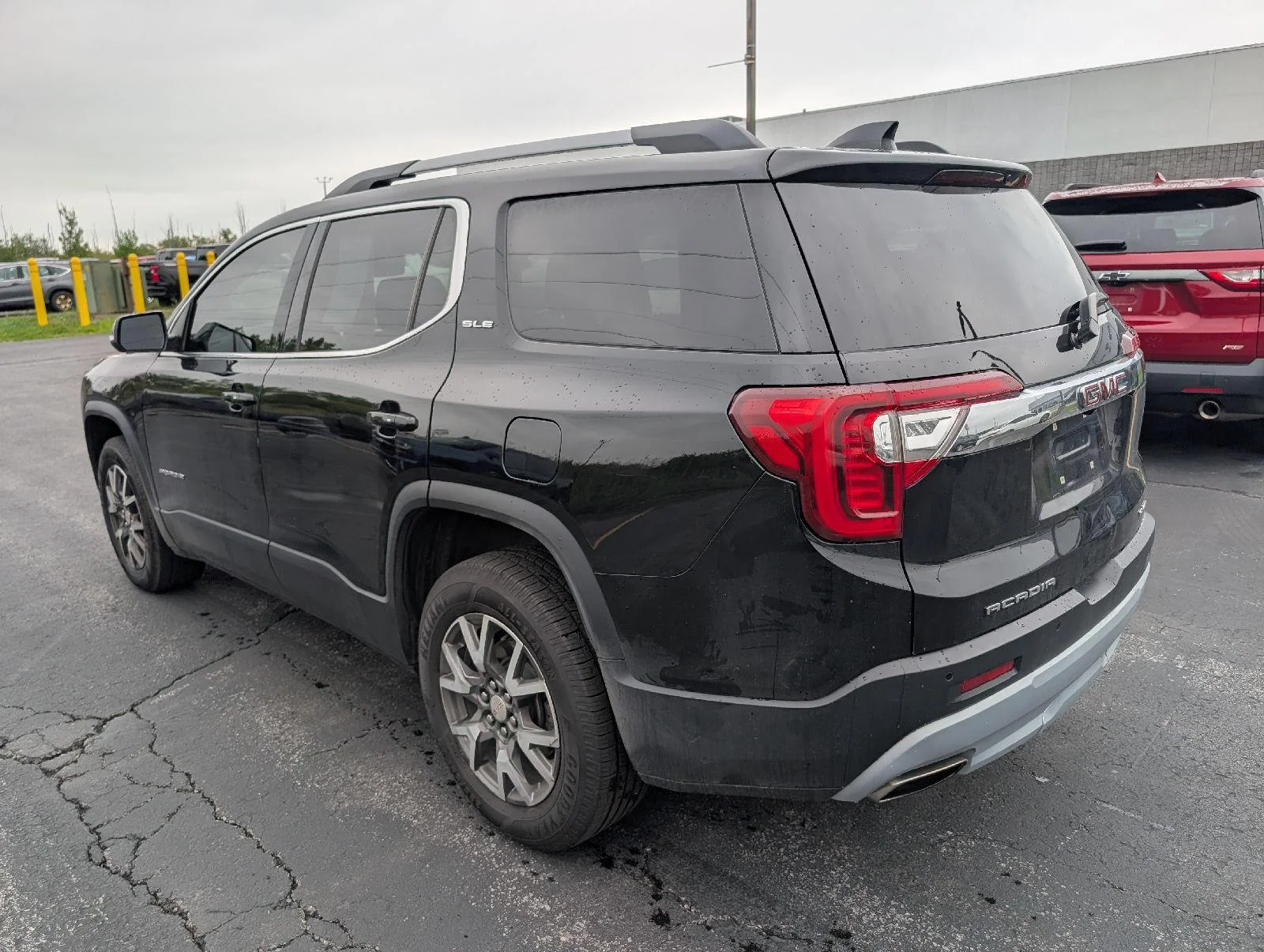 Used 2020 Ebony Twilight Metallic GMC SLE image 5