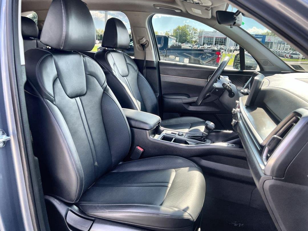 2025 Kia Sorento S - Photo 23