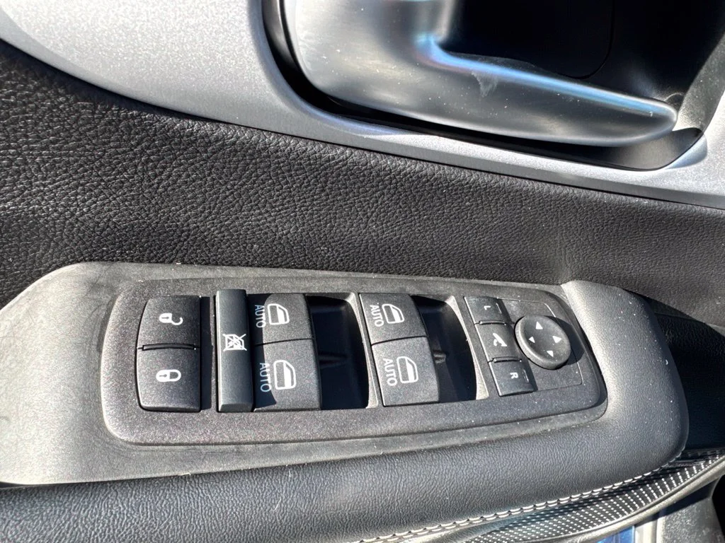 Used 2025 Blue Chrysler Select Premium S Appearance image 28