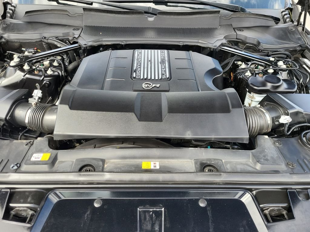 Used 2020  Land Rover SVR image 15