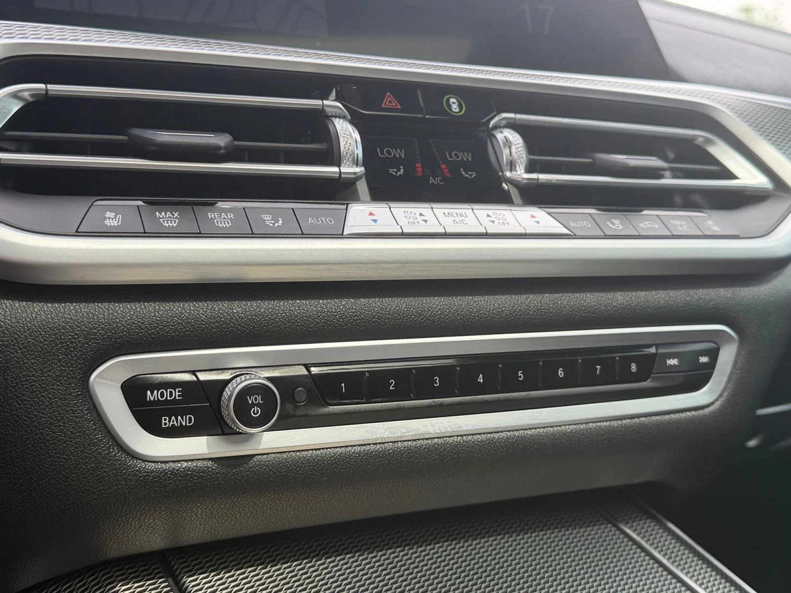 Used 2022 Carbon Black Metallic BMW M50i image 30