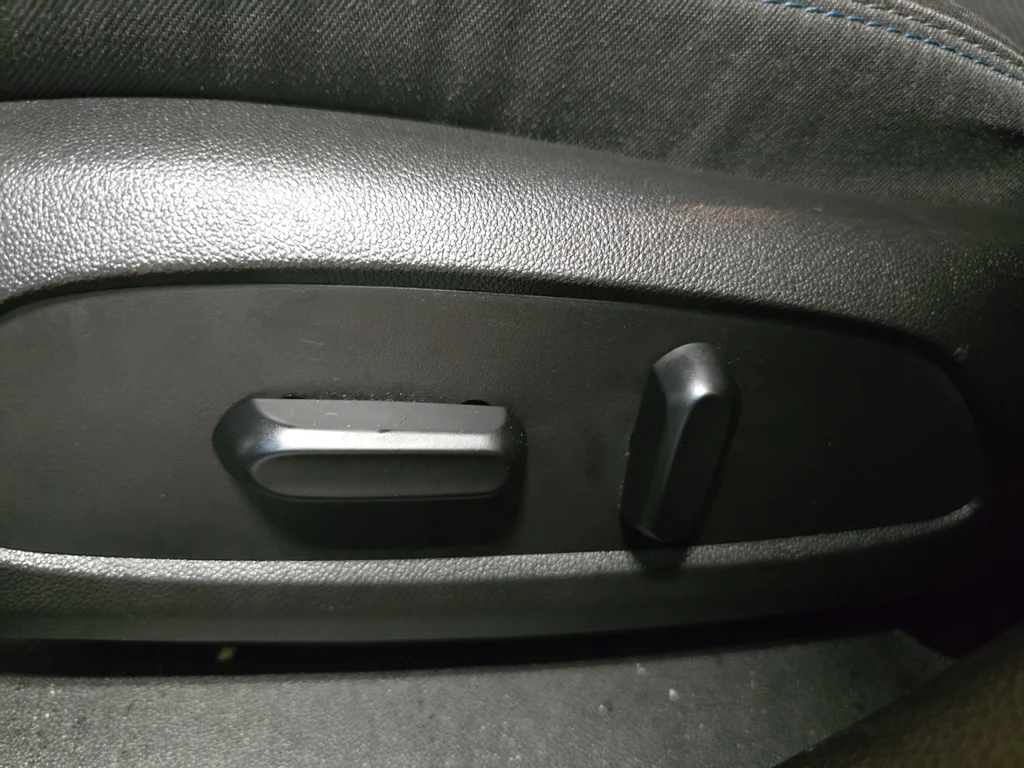 Used 2017 Silver Chevrolet LT image 17