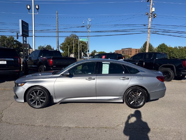 Used 2022 Silver Honda EX-L image 2
