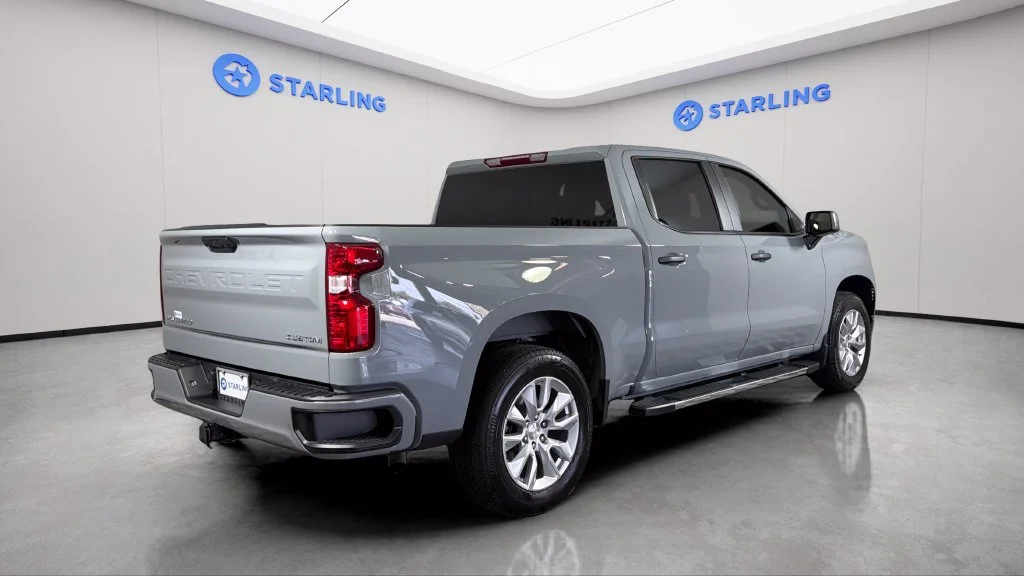 Used 2025 Slate Gray Metallic Chevrolet Custom image 10