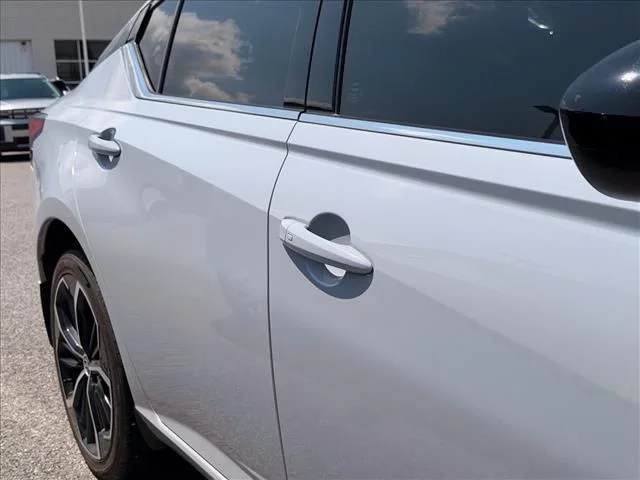 Used 2023 Gray Nissan 2.5 SR image 11