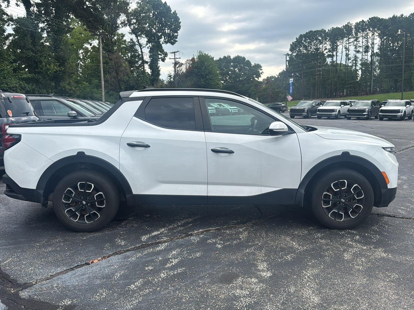 Used 2023 Atlas White Hyundai SEL image 2