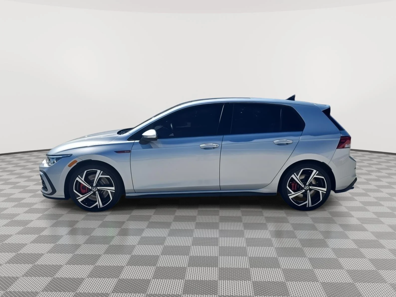 Certified Used 2024 SILVER Volkswagen SE image 6