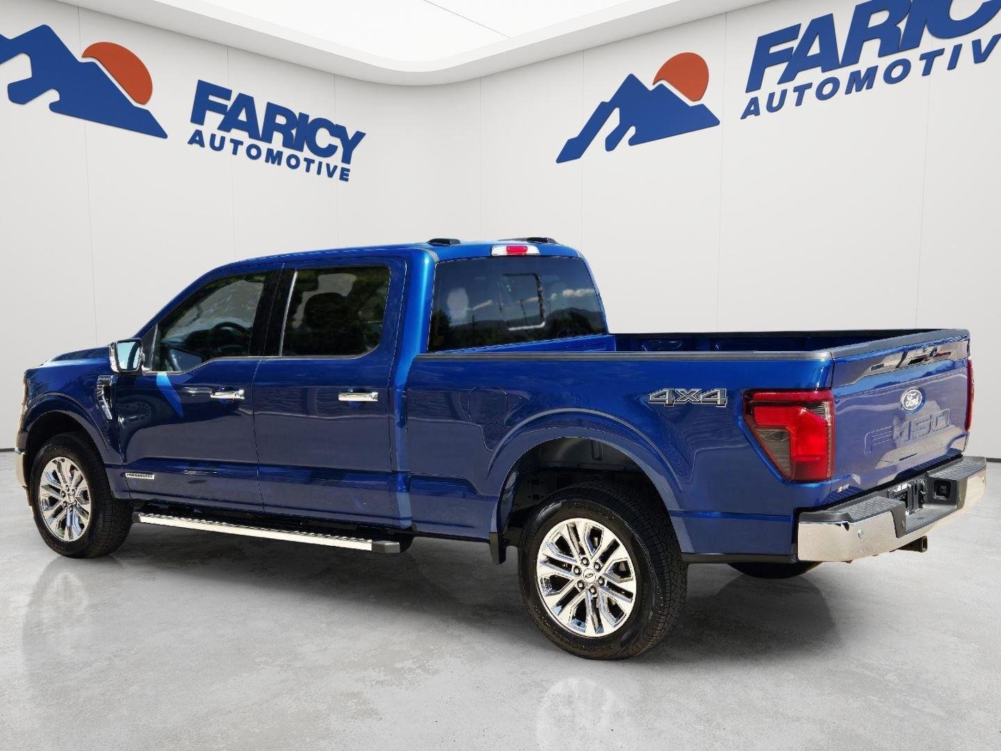 Used 2025 Atlas Blue FORD XLT image 4