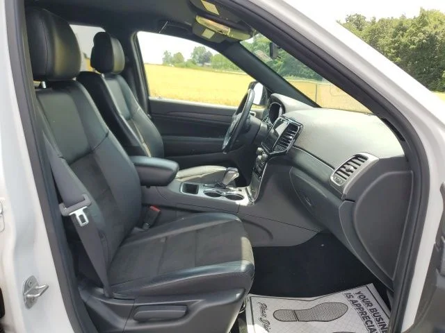 Used 2021 White Jeep Laredo X image 23