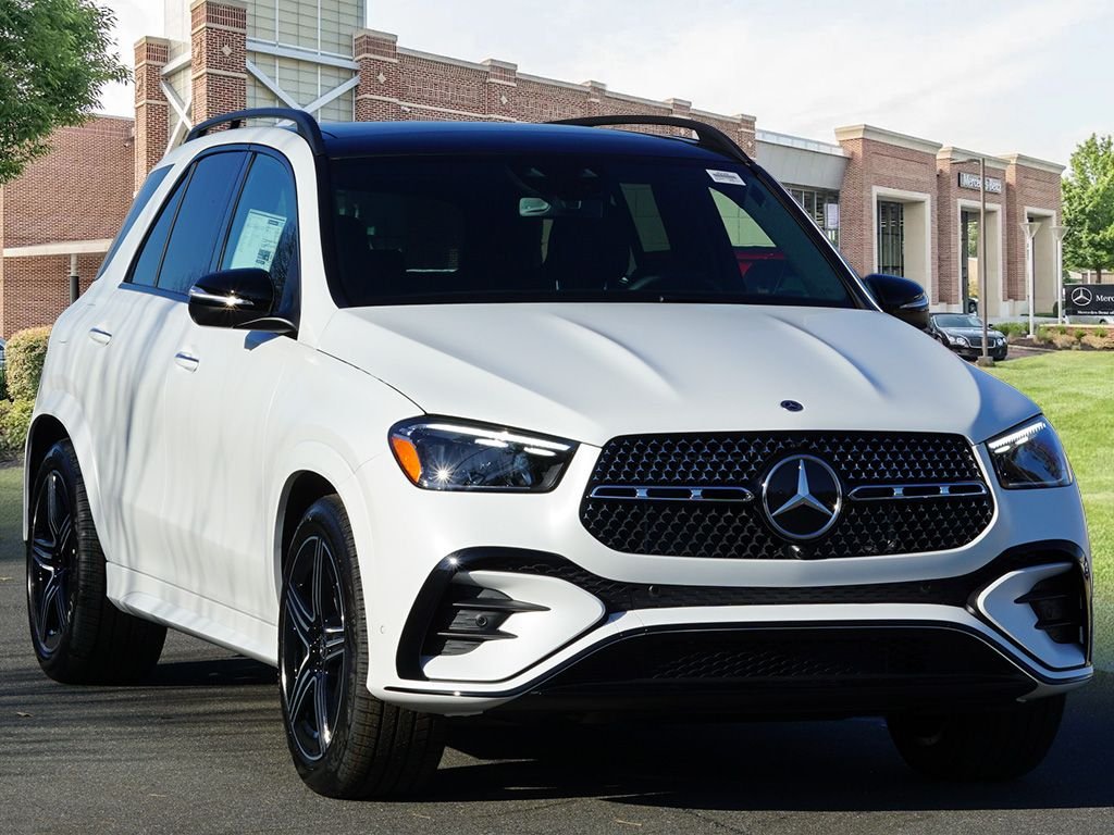 Used 2026 MANUFAKTUR Moonlight White Magno Mercedes-Benz GLE 350 image 3