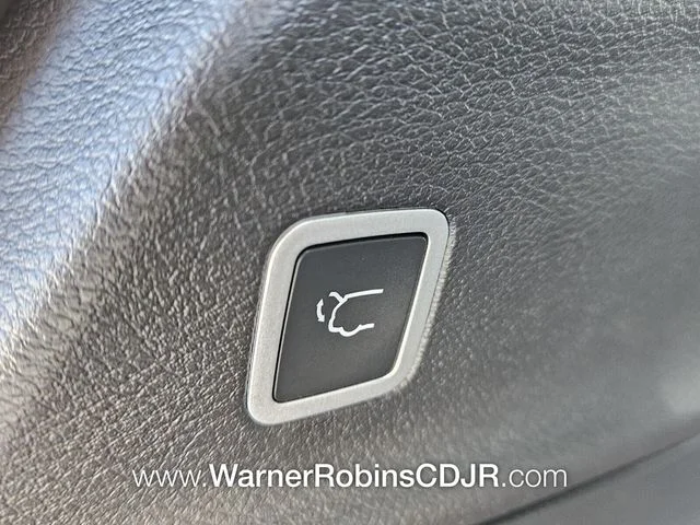 2026 Chrysler Pacifica Select - Photo 14