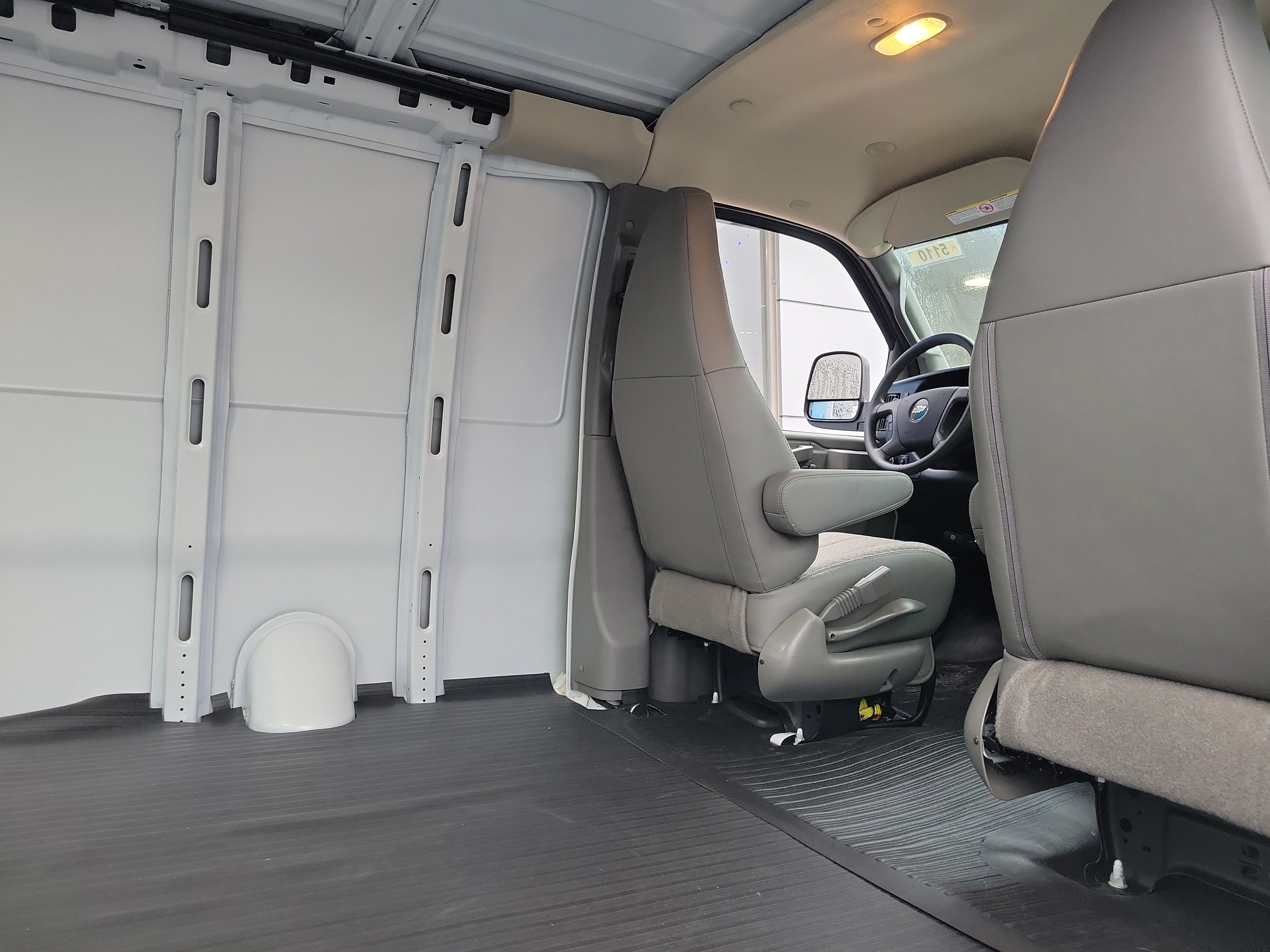 2025 Chevrolet Express Cargo Work Van - Photo 12