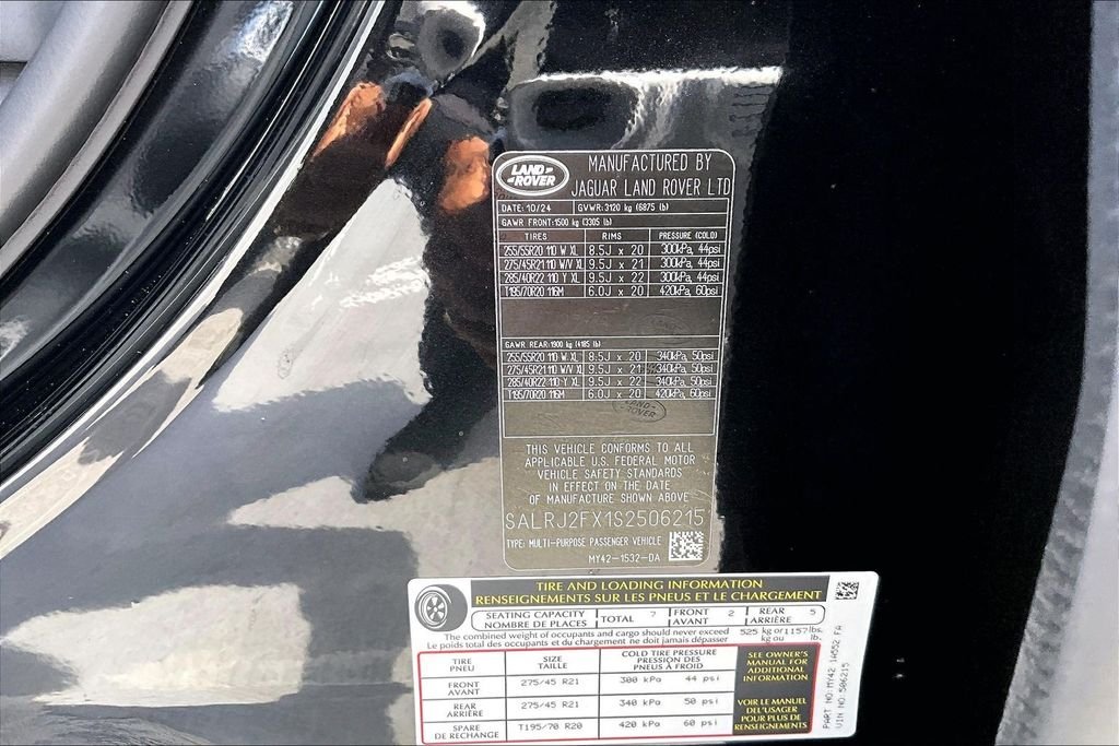 Certified Used 2025 Santorini Black Metallic Land Rover S image 17