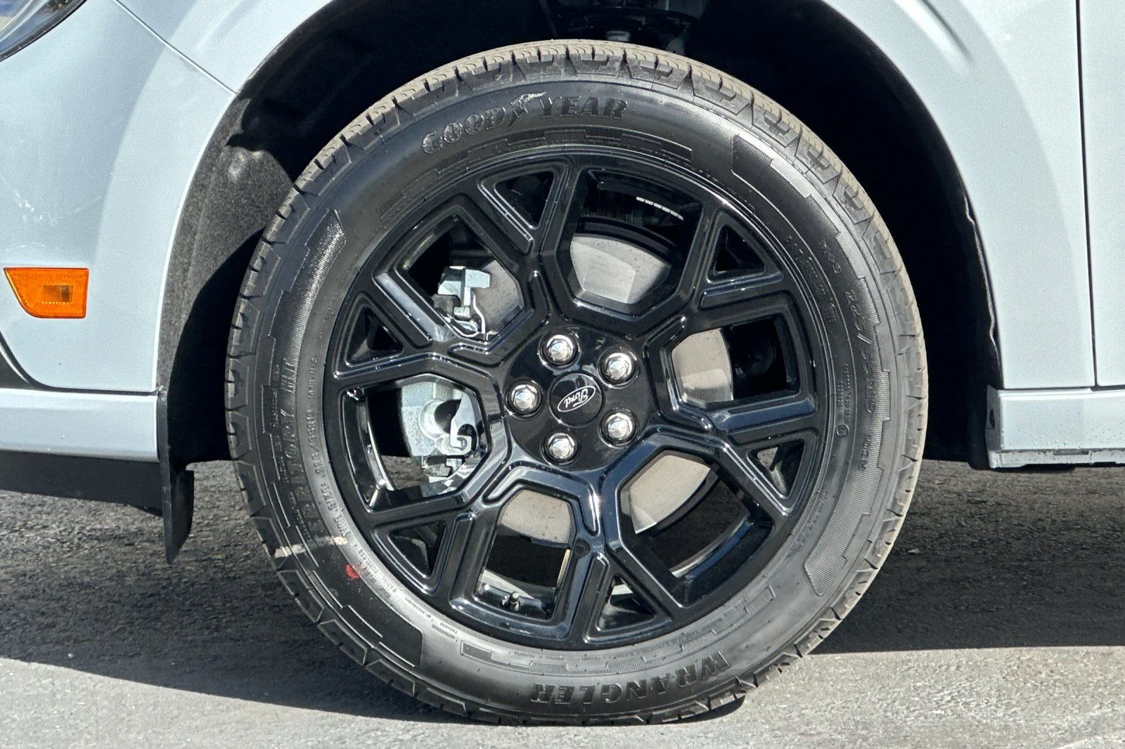 New 2026 Space White Metallic Ford Lobo™ image 23
