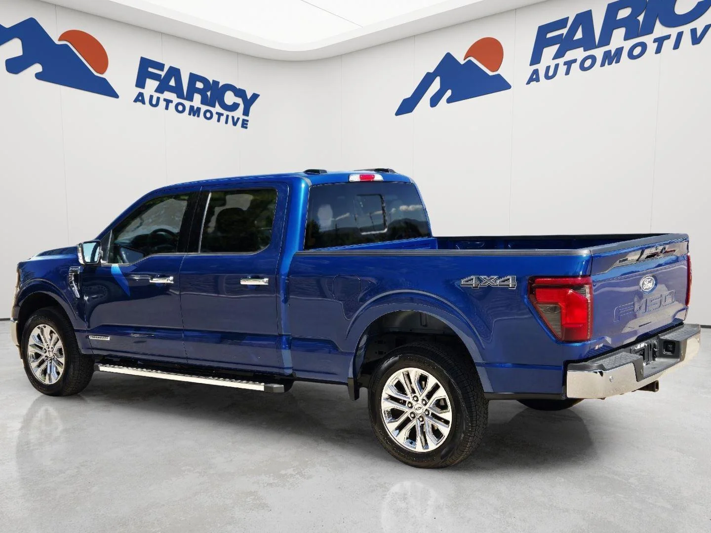 Used 2025 Atlas Blue FORD XLT image 4