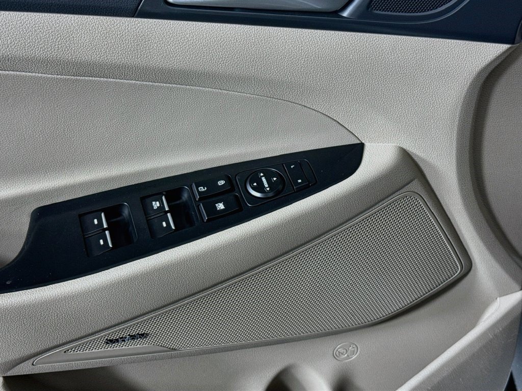 Used 2019 White Pearl Hyundai Limited image 20