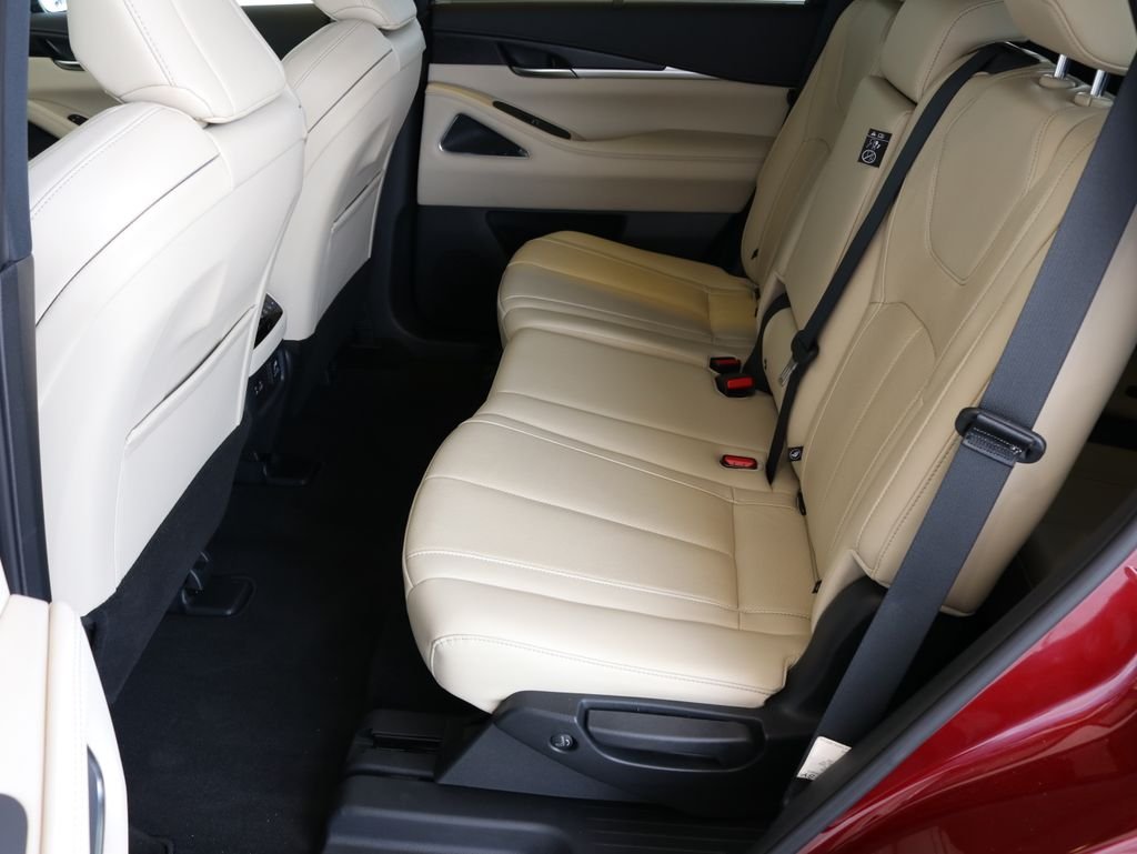 Certified Used 2025 Red INFINITI Sensory image 22