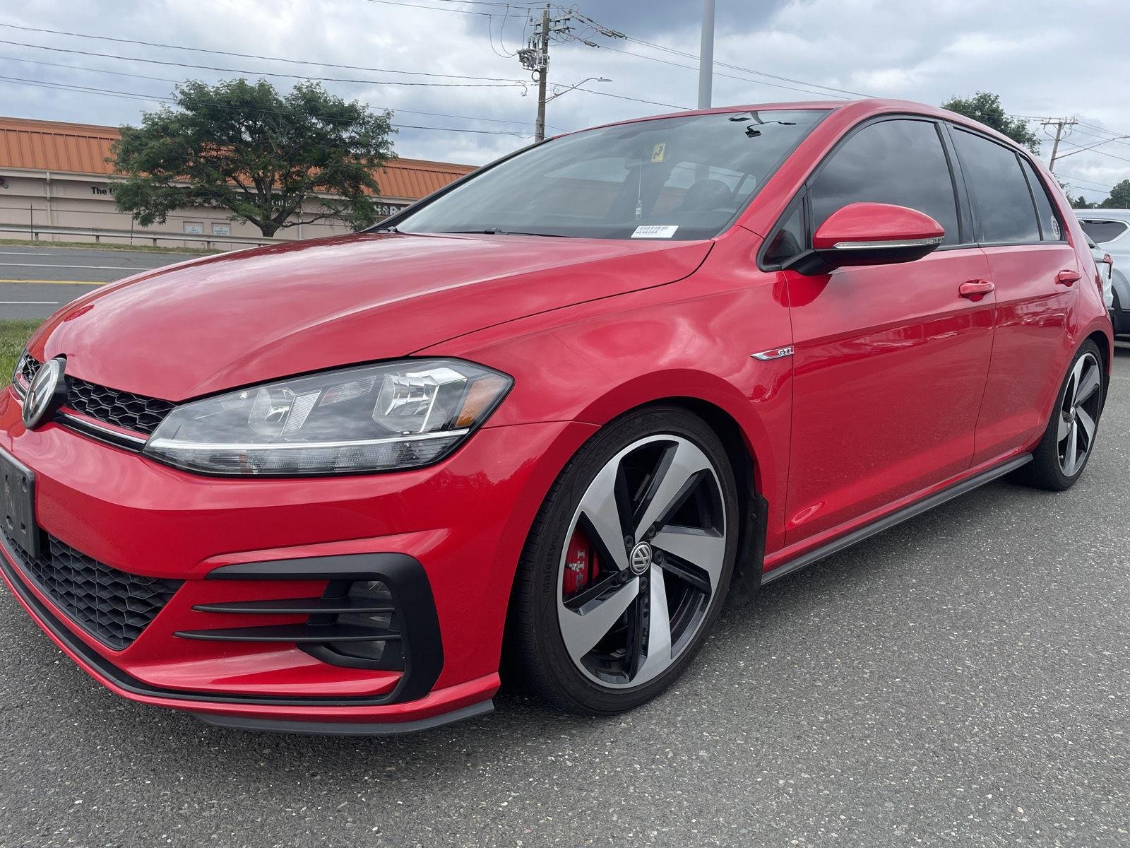 Used 2020 Tornado Red Volkswagen S image 3