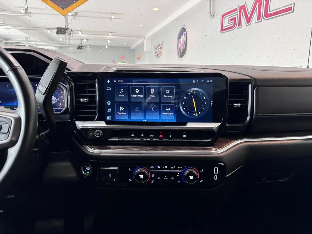 Certified Used 2025 Summit White Chevrolet LT (2FL) image 19