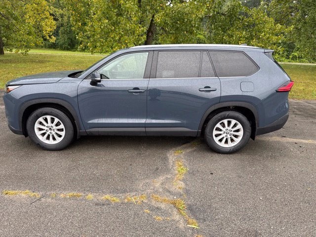 Used 2024 White Toyota XLE image 4
