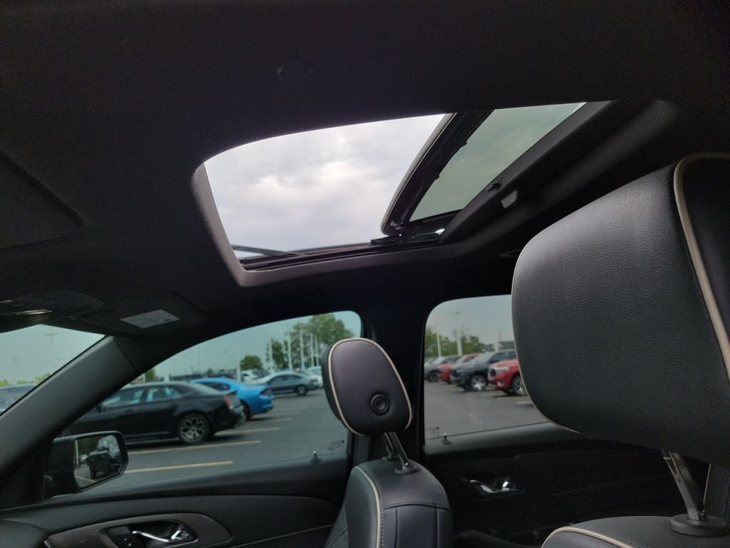 Used 2022 Black Chevrolet Premier image 24