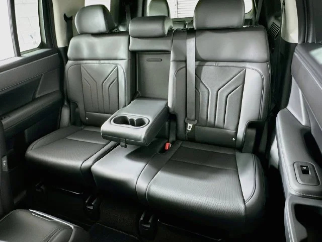 New 2027 White Hyundai SEL image 11