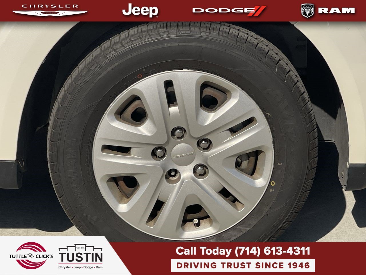 Used 2019 White Noise Tri-Coat Dodge SE image 19