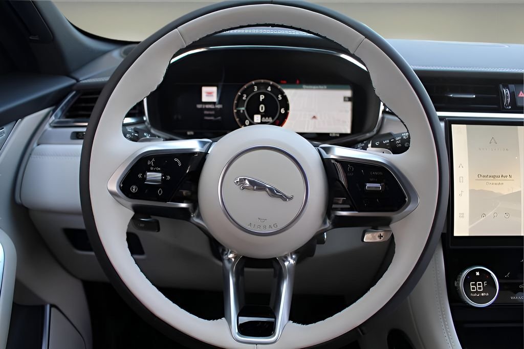2026 Jaguar F-Pace R-Dynamic S - Photo 18