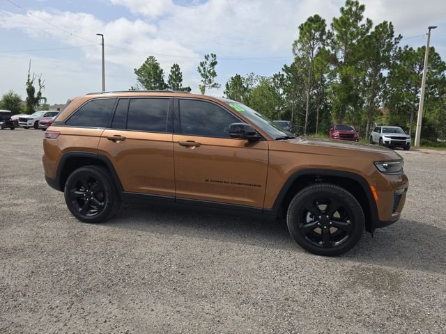 New 2026 Copper Shino Metallic Clear-Coat Exterior Paint Jeep Limited image 2