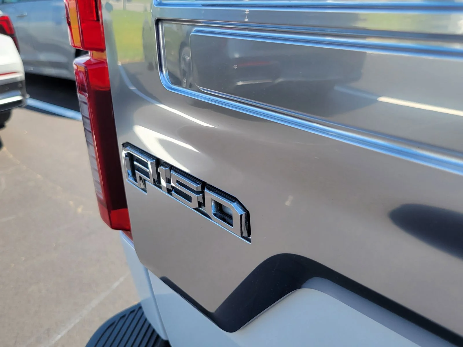 Used 2018 White Platinum Metallic Tri-Coat Ford King Ranch image 29