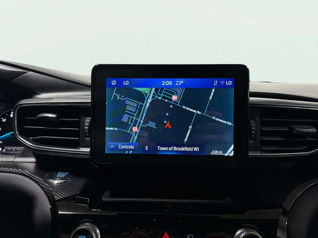 Used 2022 Agate Black Metallic Ford ST-Line image 14