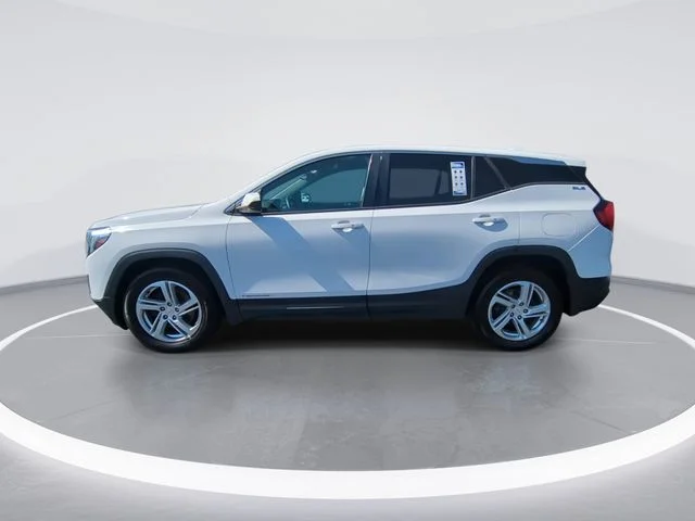 Used 2018 White GMC SLE image 5
