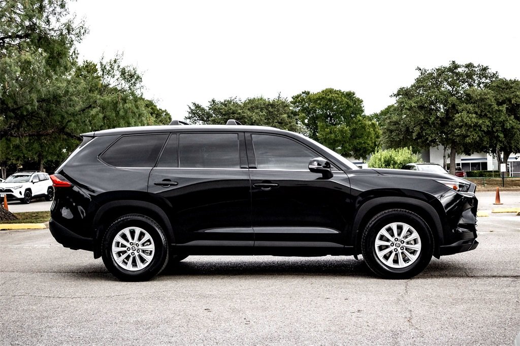 2024 Toyota Grand Highlander XLE photo 3