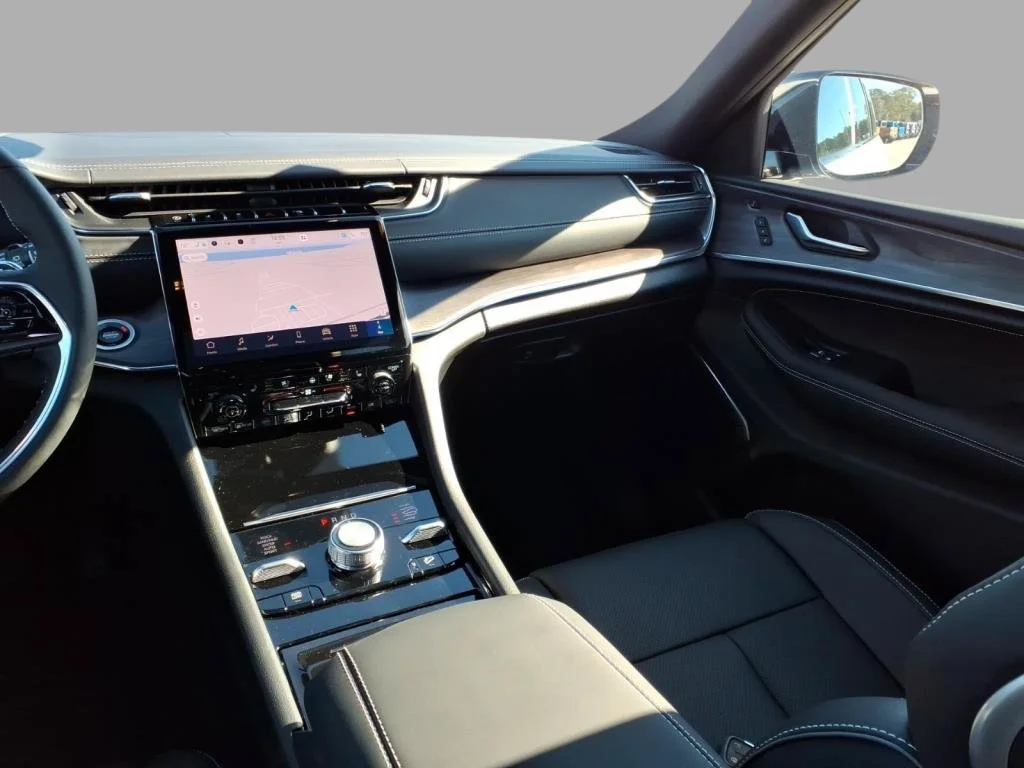 2025 Jeep Grand Cherokee Overland - Photo 9
